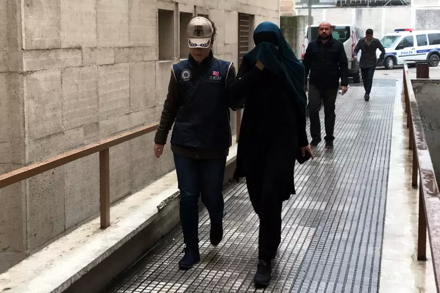 تركيا تعتزم تسليم هولندا اثنتين من نساء داعش دخلتا من سوريا بطريقة غير قانونية