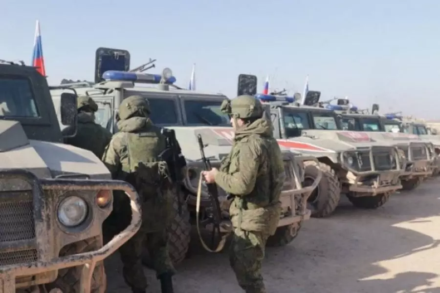 القوات الروسية وقوات لواء القدس تنتشر جنوبي ديرالزور تحسبا لهجمات "داعش"