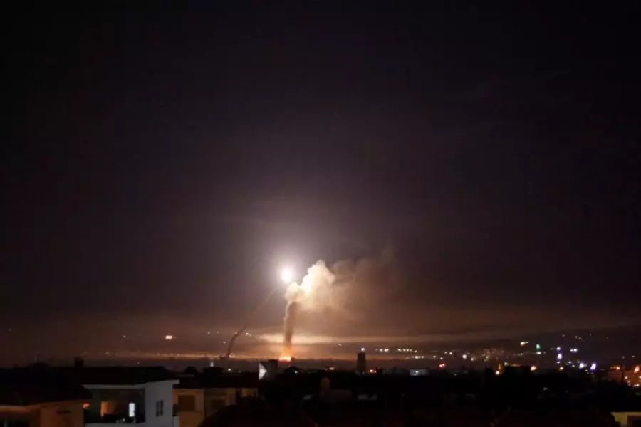 موقع إستخباراتي إسرائيلي يؤكد استهداف المقاتلات الأمريكية لهدف إيراني في سوريا قبل أيام