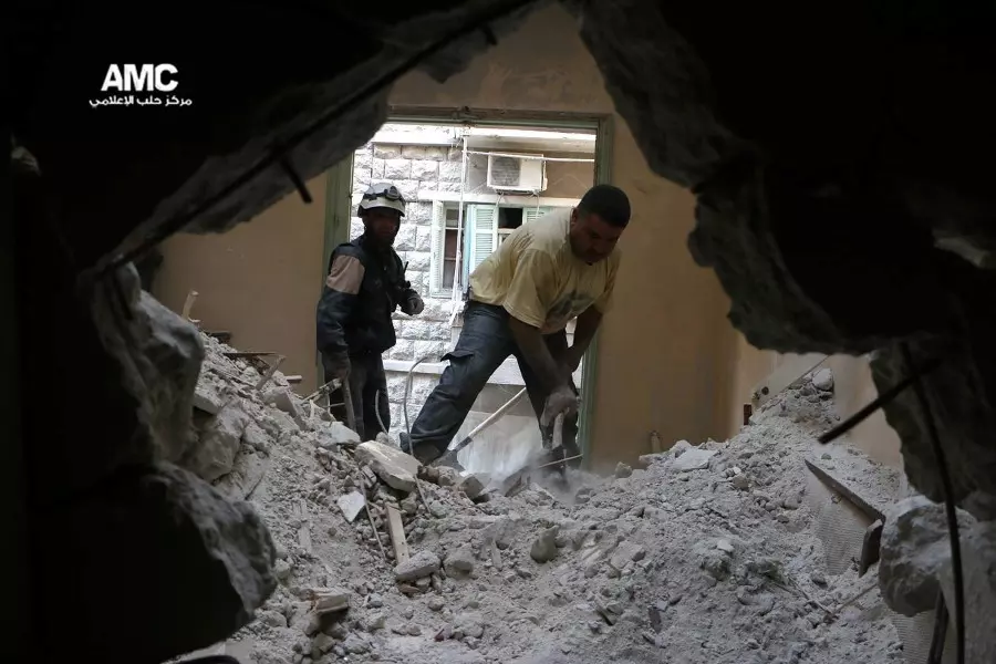 صباح “حلبي” جديد مع الموت.. قصف جنوني من طيران العدو الروسي على الأحياء السكنية