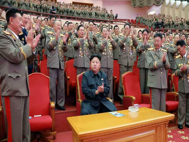 اعدام وزير دفاع كوريا الشمالية بـ"مضاد الطيران" لـ"نومه" بحضور الزعيم