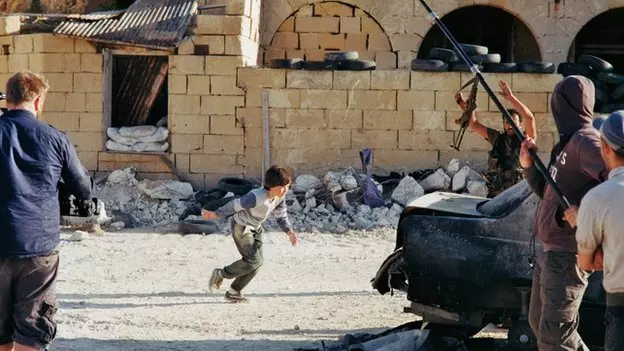 محاكاة واقع صادمة لعرض معاناة الأطفال في سوريا