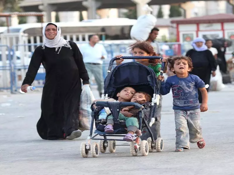 حملة تركية لتطعيم الأطفال السوريين اللاجئين حديثاً من "تل أبيض"