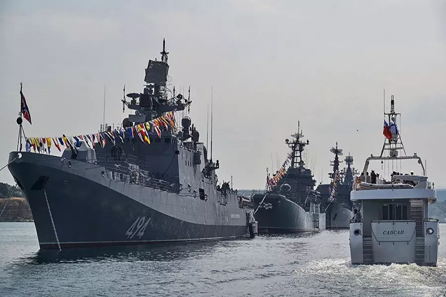 فرقاطتين روسيتيين تنضمان لمجموعة السفن الروسية على السواحل السورية