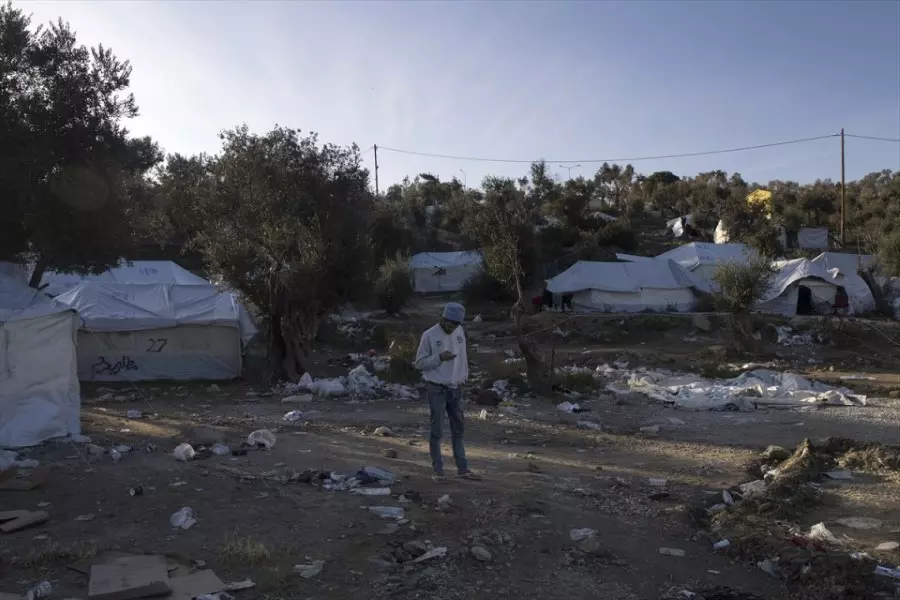 أوضاع إنسانية صعبة يعيشها اللاجئون في مخيم "موريا" بجزيرة ميديللي اليونانية