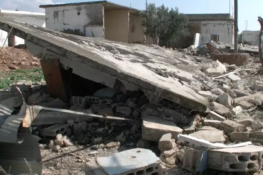 القصف المكثف يطال قرى صغيرة في ريف حماة الشمالي يحولها لأثر بعد عين