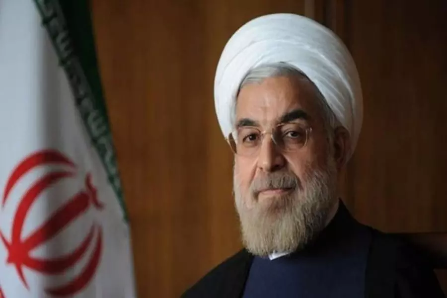 روحاني يشيد بـ "الحرس الثوري" ويدعو الإيرانيين للوقوف معه ودعمه