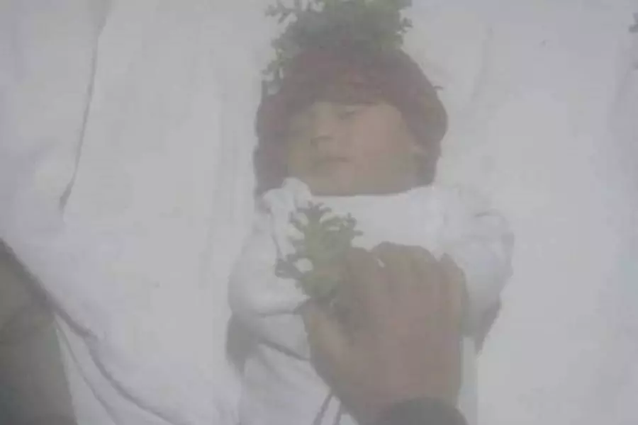 تسجيل أول حالة وفاة بسبب البرد لطفل نازح من خان شيخون بمخيمات أطمة شمالي إدلب