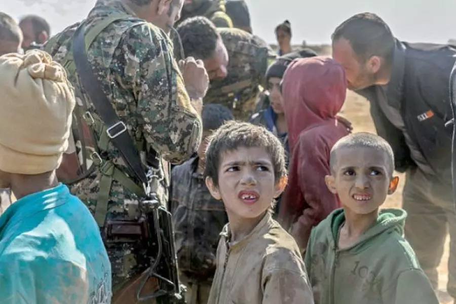 فورين بوليسي: أطفال "داعش" ممن فقدوا آباءهم يستحقون حياة أفضل مما يعيشونه اليوم