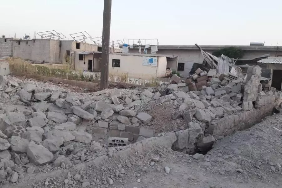 طيران الأسد وروسيا يواصلان قصف ريف إدلب ويستهدفان مشفى طبي بالغدفة
