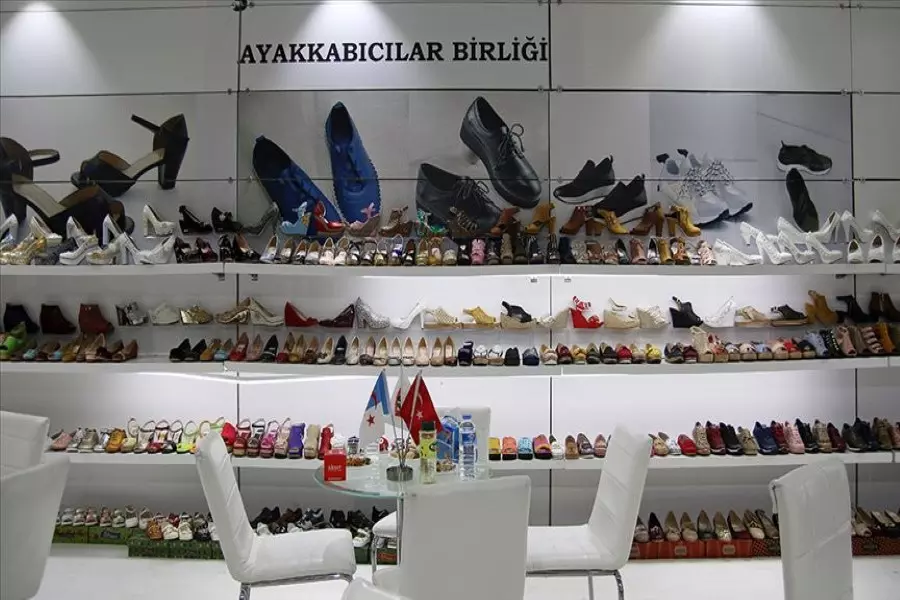 تجّار الأحذية والنعال شمالي حلب يصدرون منتجاتهم للعراق بدعم تركي