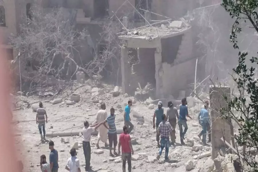 شهداء وجرحى بقصف جوي مكثف يستهدف مناطق عدة بإدلب