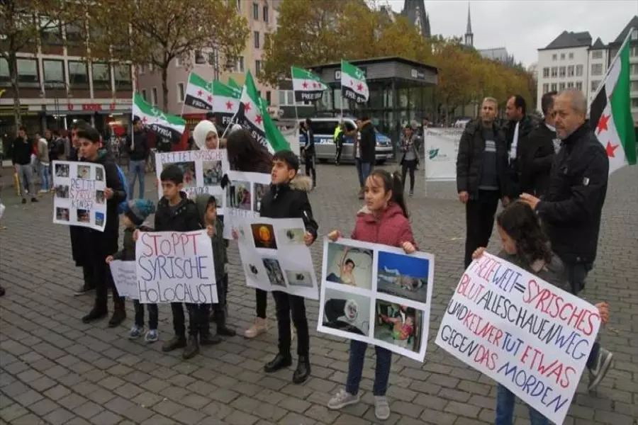 مع مشاركة من أتراك وألمان ... تظاهرة لسوريين في ألمانيا ضد الأسد وداعميه