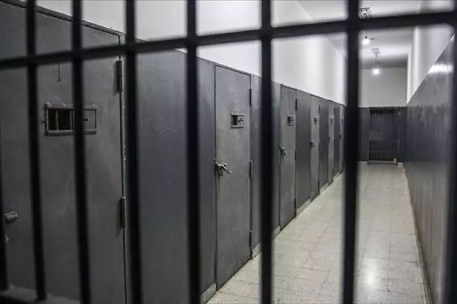 معتقلة سابقة بسجون الأسد: صرخات المعتقلين أشد قسوة من التعذيب (قصة إنسانية)