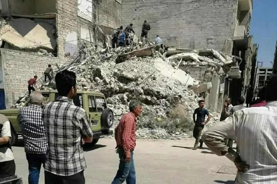 بسبب إهمال النظام .. مقتل مدني وإصابة آخرين جراء انهيار جديد لمبنى آيل للسقوط بحلب