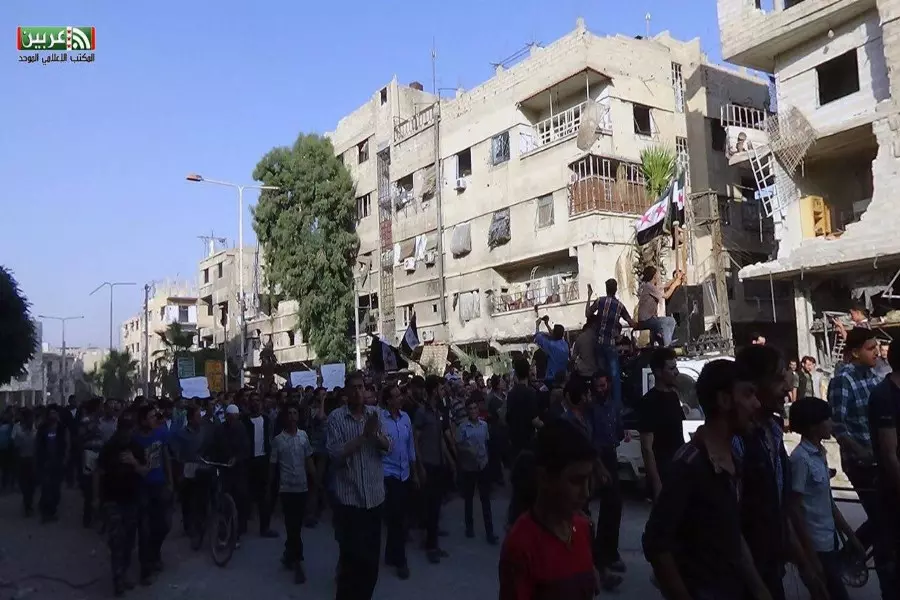 مظاهرة في عربين ضد تحرير الشام وأحرار الشام تفرقها بالرصاص