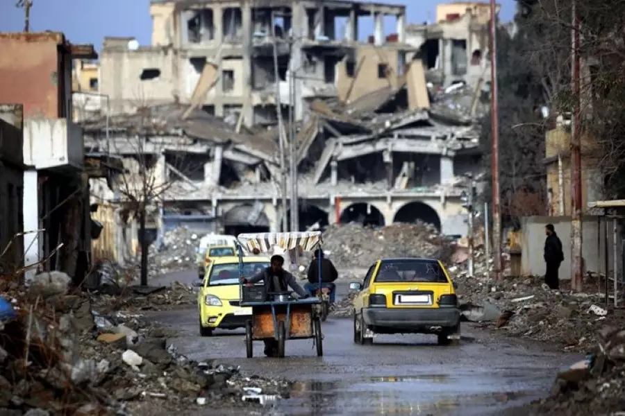 صحيفة الغارديان: الدمار بمدينة الرقة ومقتل المدنيين فضحا دقة أهداف طيران التحالف