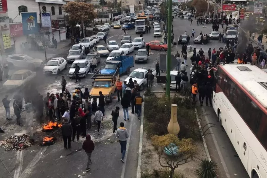 المعارضة الإيرانية تتحدث عن مقتل 300 متظاهر خلال الاحتجاجات