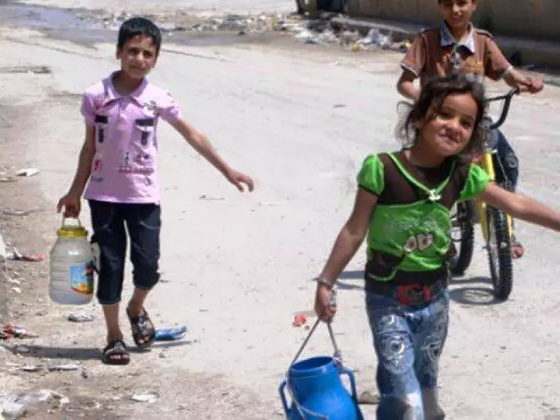 ناشطون ينذرون بكارثة إنسانية جراء انقطاع المياه عن المدنيين المحاصرين في دير الزور
