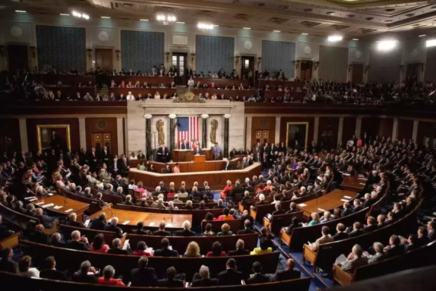 الكونغرس يصوت لمشروع يحظر تقديم مساعدات للمناطق الخاضعة لسيطرة النظام