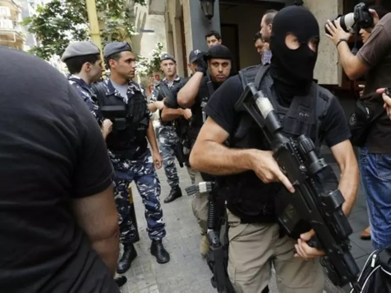 عصابة لبنانية تحتجز سوريين في لبنان.. وتبتزّ ذويهم!