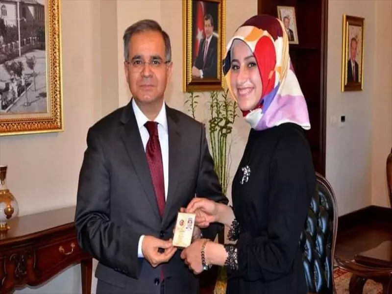 أردوغان يمنح الجنسية التركية لشابة سورية لتفوقها