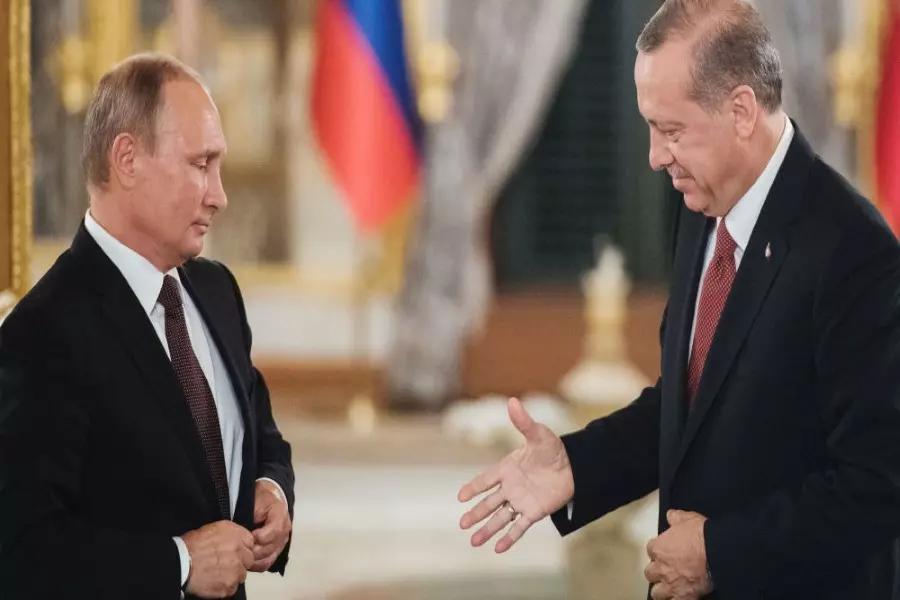 أردوغان لـ بوتين: يجب أن يوقف نظام الأسد الهجمات على إدلب والغوطة فوراً