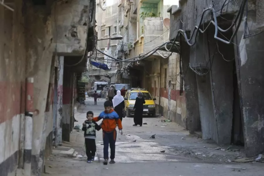 نشطاء مخيم اليرموك يتهمون منظمة التحرير والفصائل الفلسطينية بعدم الاكتراث لمأساتهم