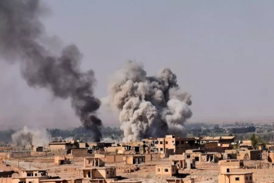 قصف جوي جنوني غير مسبوق على "هجين" وسط معارك "كر وفر" بين تنظيم الدولة و"قسد"