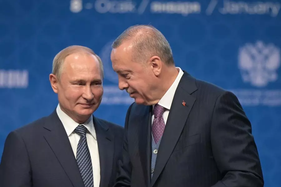 بوتين وأردوغان يبحثان هاتفياً مستجدات الوضع في سوريا وليبيا