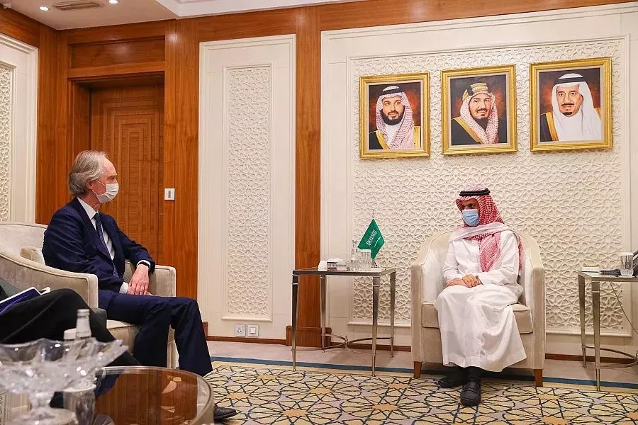 بيدرسن يبحث التسوية السورية مع وزير الخارجية السعودي بالرياض
