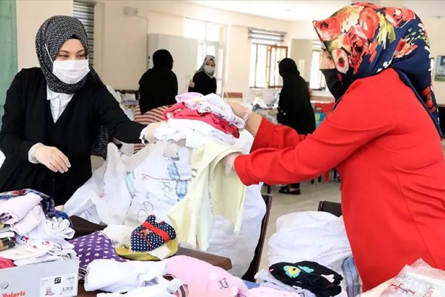 أمهات وشبان من ألازيغ التركية يطلقون حملة لمساعدة الأطفال السوريين بإدلب