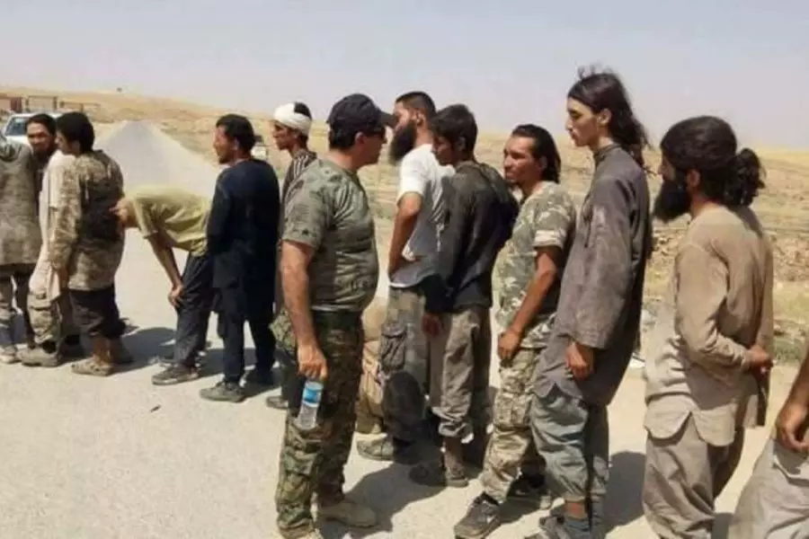 مسؤول كردي: 800 أسير لداعش مع عائلاتهم لدى "قسد" يشكلون قنبلة موقوتة