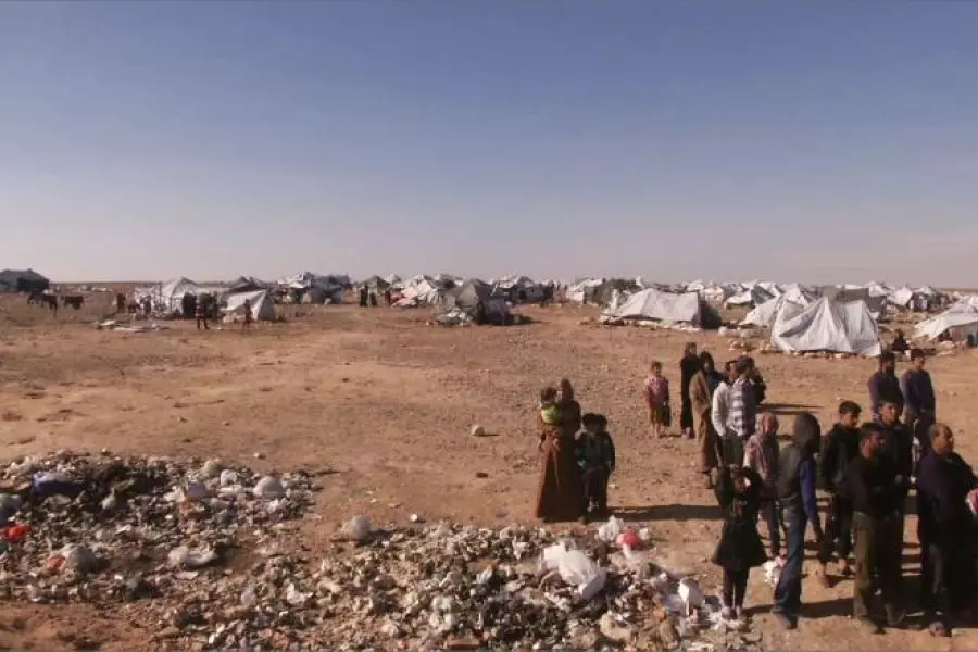 بسبب الظروف السيئة والمأساوية ... نساء وأطفال من مخيم الركبان يعودون لمناطق سيطرة الأسد