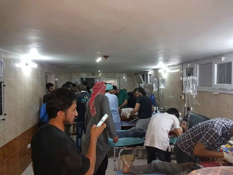 شهداء وجرحى بقصف جوي استهدف بلدة كفرحمرة بريف حلب