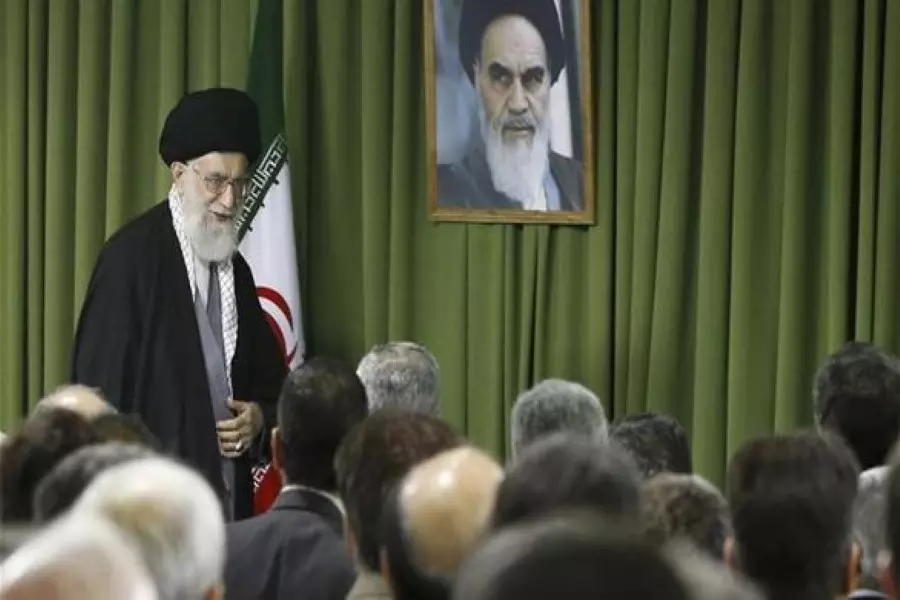 هل دب الانقسام بين «ملالي طهران»؟!