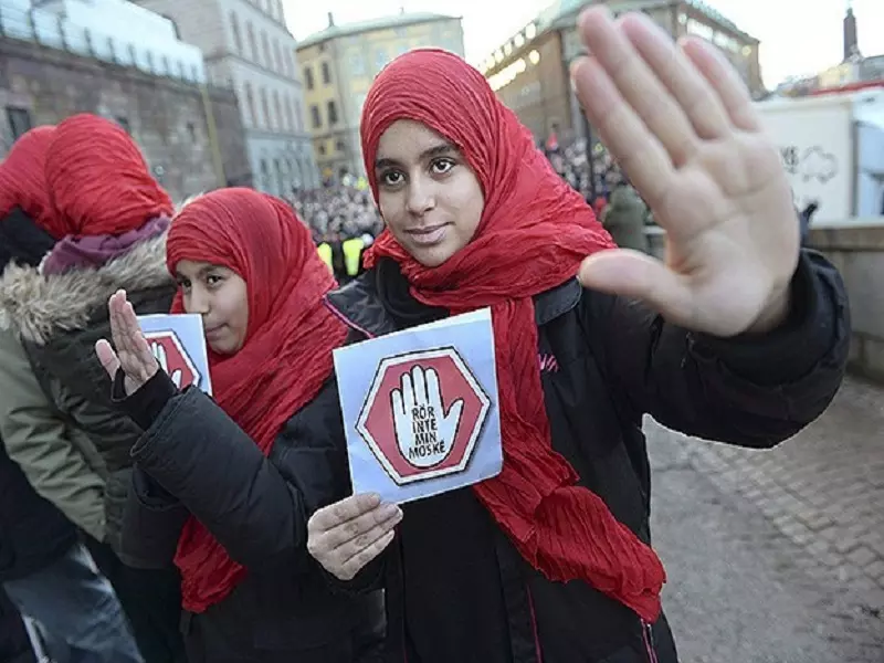 احتجاجات على استهداف مساجد السويد