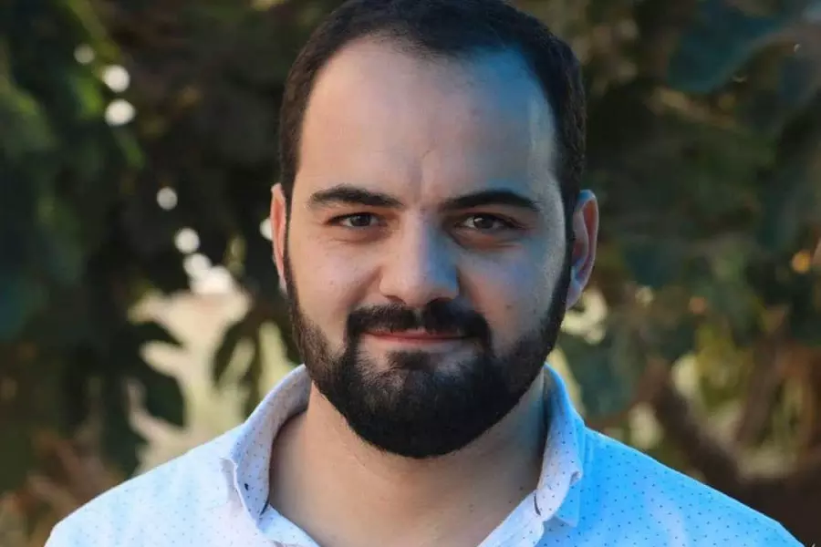 صحفي سوري يكشف المغالطات في ادعاء "تحرير الشام" لتبرير اعتقال مدير البرنامج الغذائي بمنظمة بنفسج