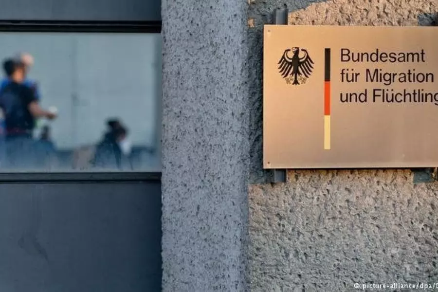 ألمانيا تستدعي آلاف اللاجئين لإعادة فحص طلبات لجوئهم