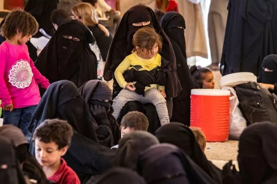 عبر لبنان ... ألبانيا تستعد لاستعادة 5 نساء و14 طفلاً من مخيم الهول بسوريا