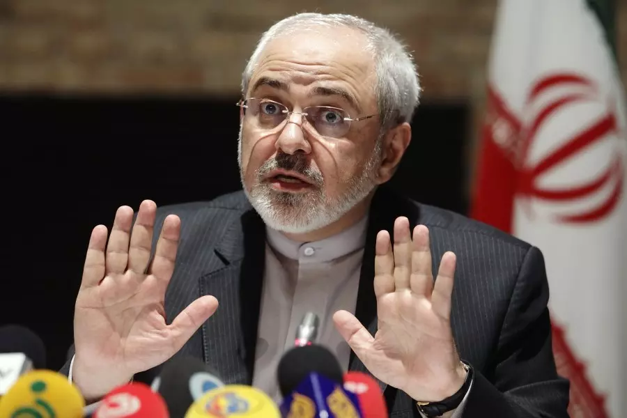 وزير الخارجية الإيراني يدعو العالم للوقوف في وجه "سلوك الترهيب" الذي تمارسه واشنطن