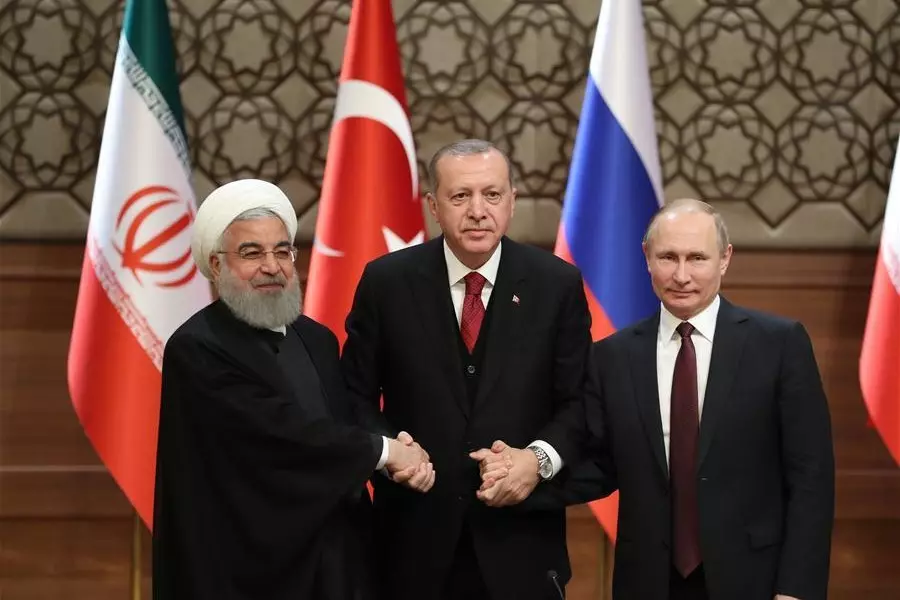 تايمز البريطانية: سباق "روسي تركي إيراني" لملئ فراغ انسحاب واشنطن من سوريا