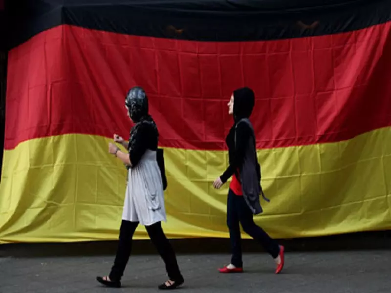 مجموعة "بيغيدا " في ألمانيا  تحاول كسب مؤيدين لها ...و وزير العدل يحاول دعم مسلمي ألمانيا !