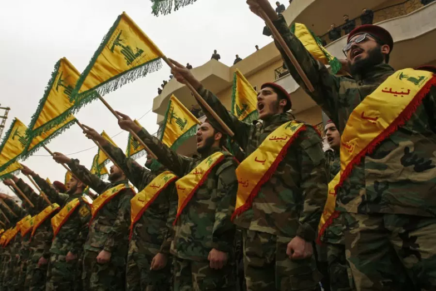 صحيفة: الحصار الاقتصادي في لبنان ذر للرماد في العيون والمشكلة الحقيقية "حزب الله"