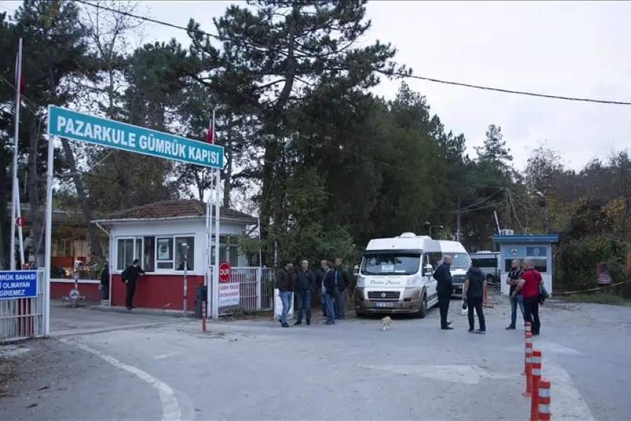 تركيا تعيد ترحيل أمريكي من داعش عالق على حدود اليونان