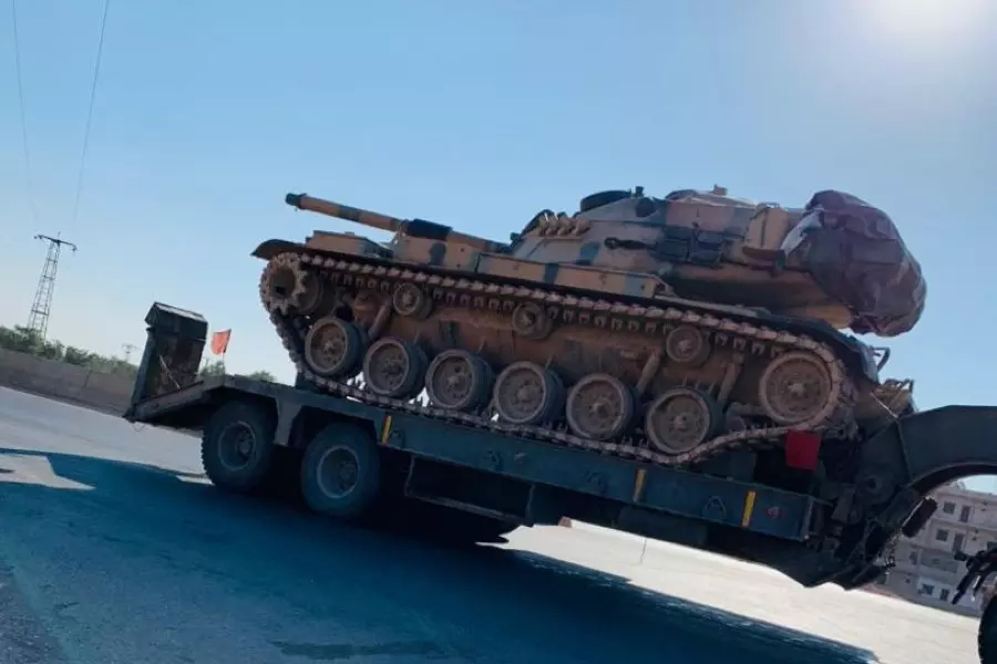 يضم خمس دبابات وعربات ثقيلة ... رتل عسكري تركي كبير باتجاه جنوبي إدلب