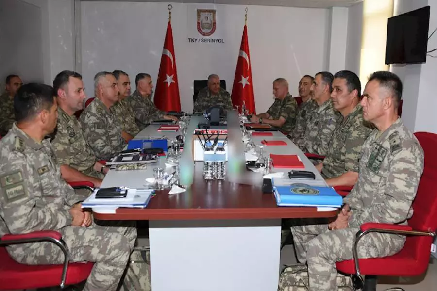 الجيش التركي يطلع رئيس هيئة الأركان التركي على آخر التطورات في إدلب