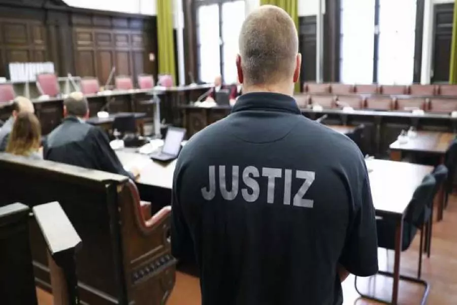 ألمانيا تبدأ في أبريل محاكمة ضابطين سوريين متهمين بـ "جرائم ضد الإنسانية"