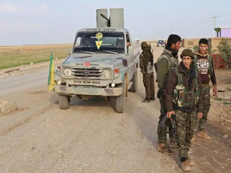 في الحسكة .. الخلافات تشتد بين أصدقاء الأمس "الوحدات الكردية" تلتزم الحياد و قوات الأسد مرتبكة