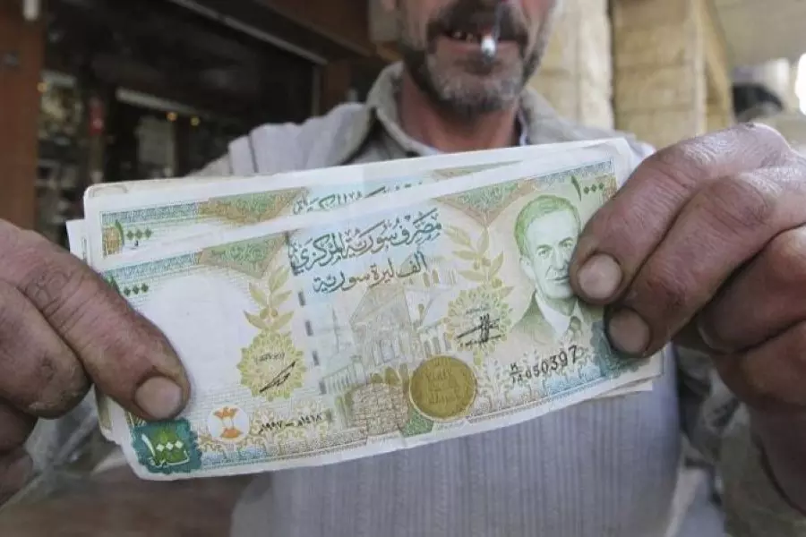 الدولار بألف .. الليرة السورية تسجل أدنى مستوى لها منذ ثماني سنوات